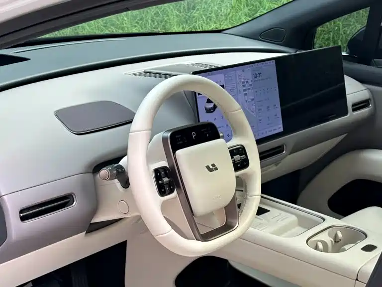 Li Auto i6 2026 2025 2WD Base Model