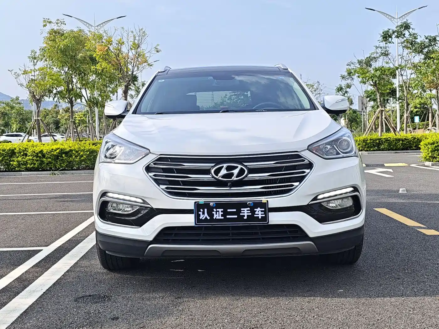 Hyundai Santa Fe 2017 2.0T Automatic 4WD Intelligent 7-Seater фото 2