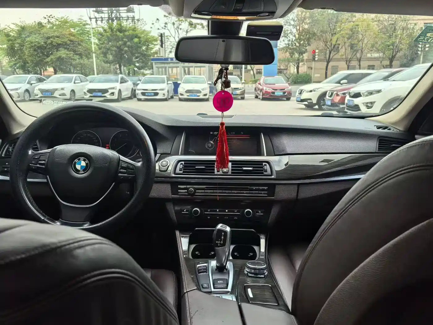 BMW 5 Series 2014 525Li Luxury Design Package фото 9