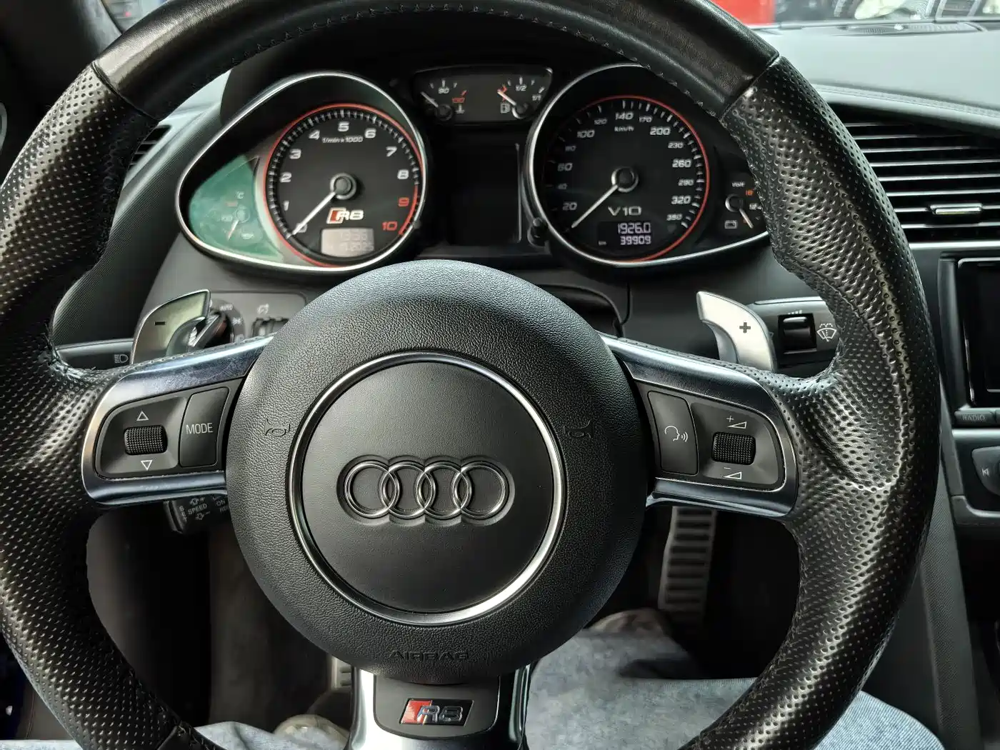 Audi R8 2014 5.2 FSI quattro фото 22