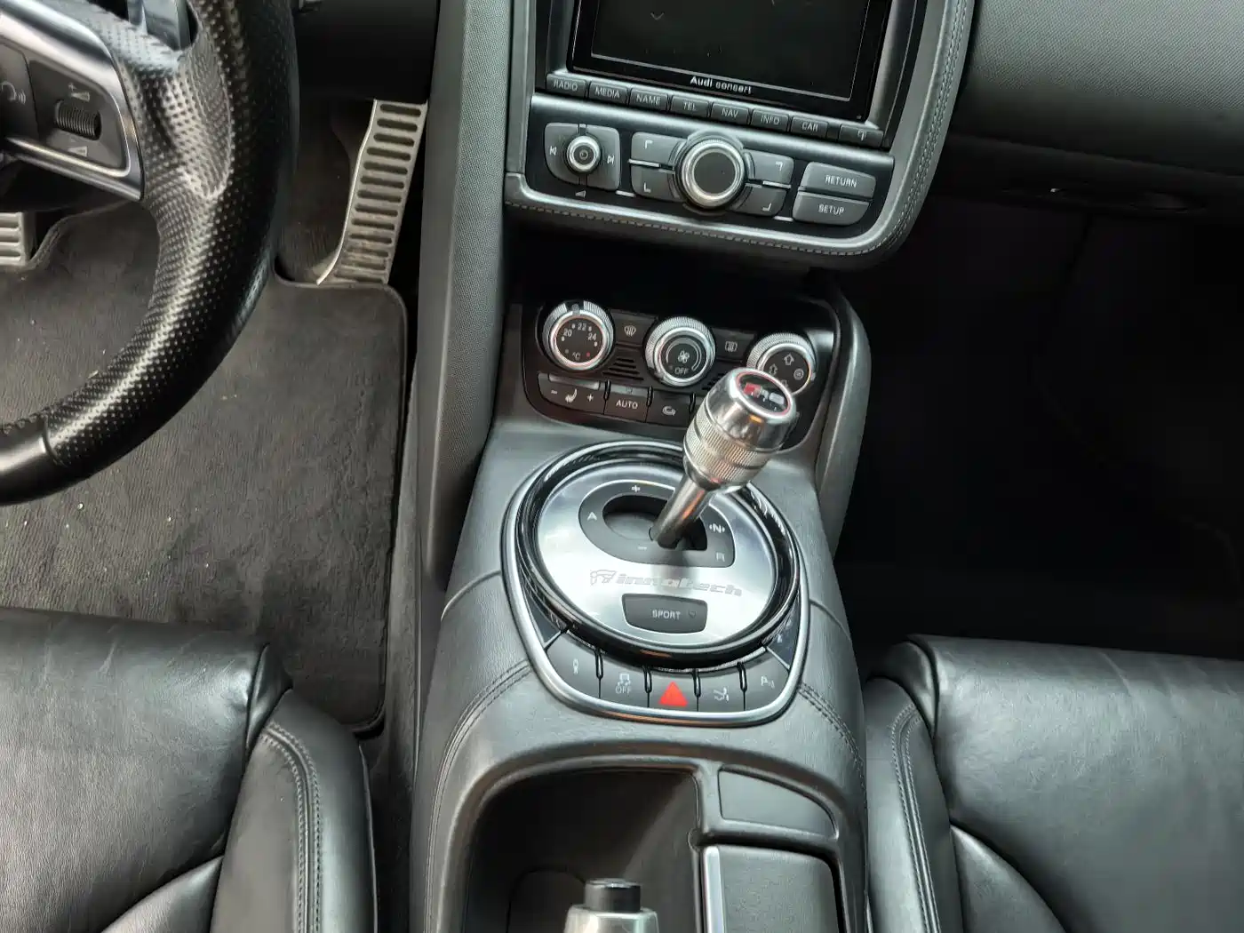 Audi R8 2014 5.2 FSI quattro фото 29