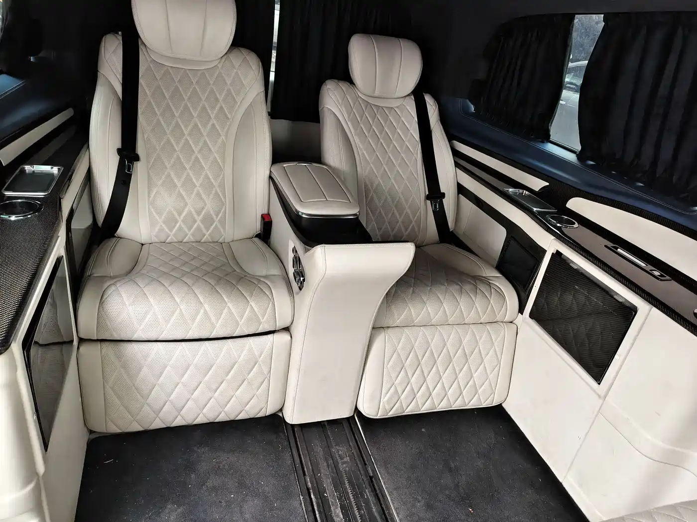 Mercedes-Benz Vito 2021 2.0T Business Edition 7-seater фото 9