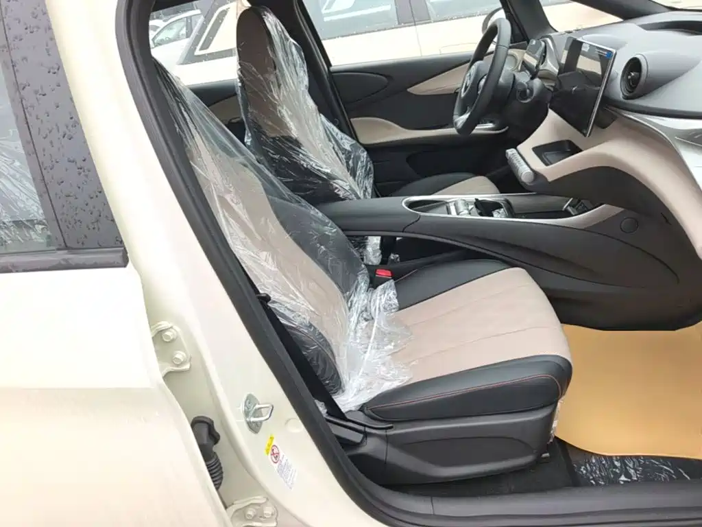 Фото 25 - BYD Dolphin