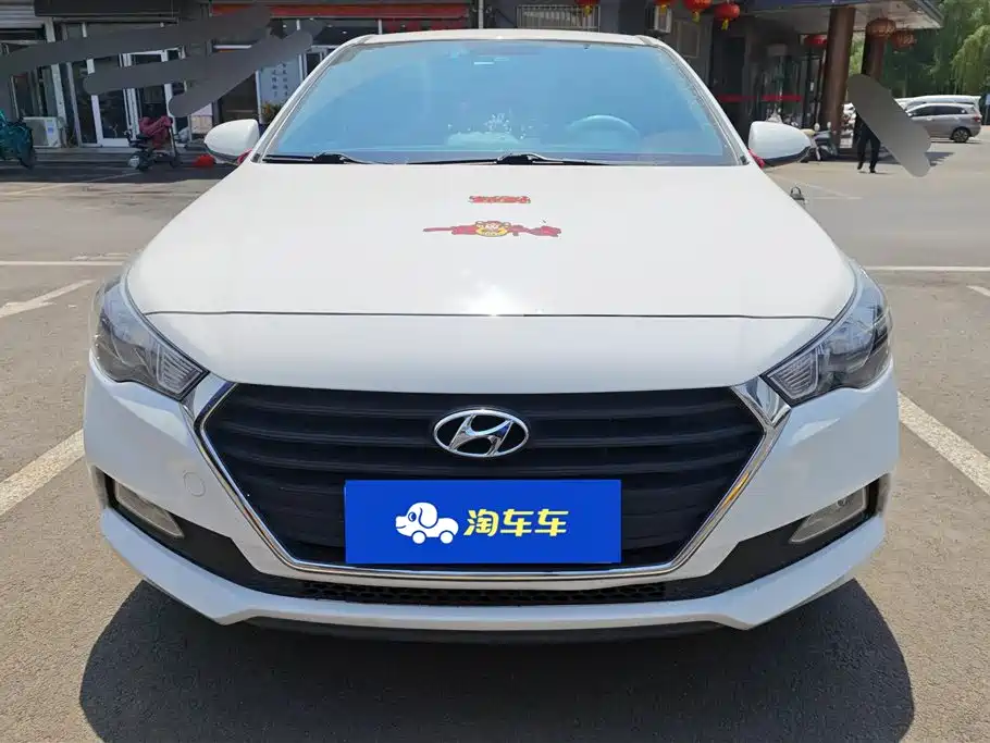 Hyundai Verna 2016 1.4L Automatic Cool Edition GLS фото 2