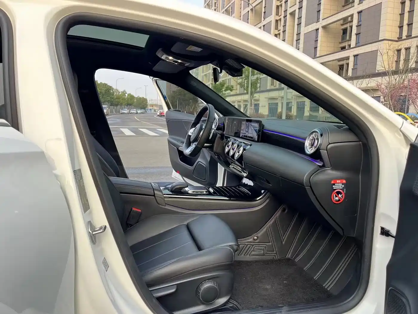 Mercedes-Benz A-Class 2023 A 200 L Fashion фото 6