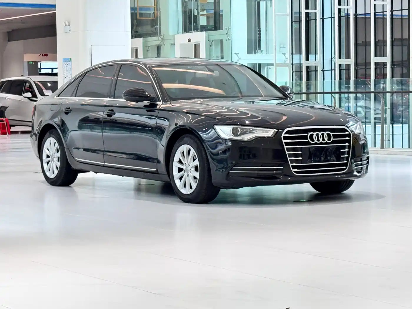Audi A6L 2014 30 FSI Luxury фото 3