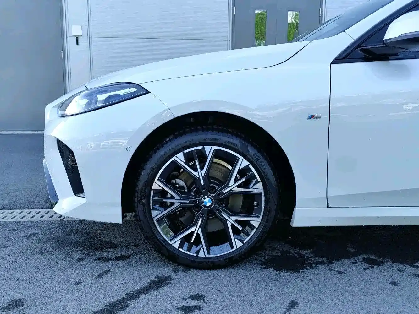 BMW 2-SERIES