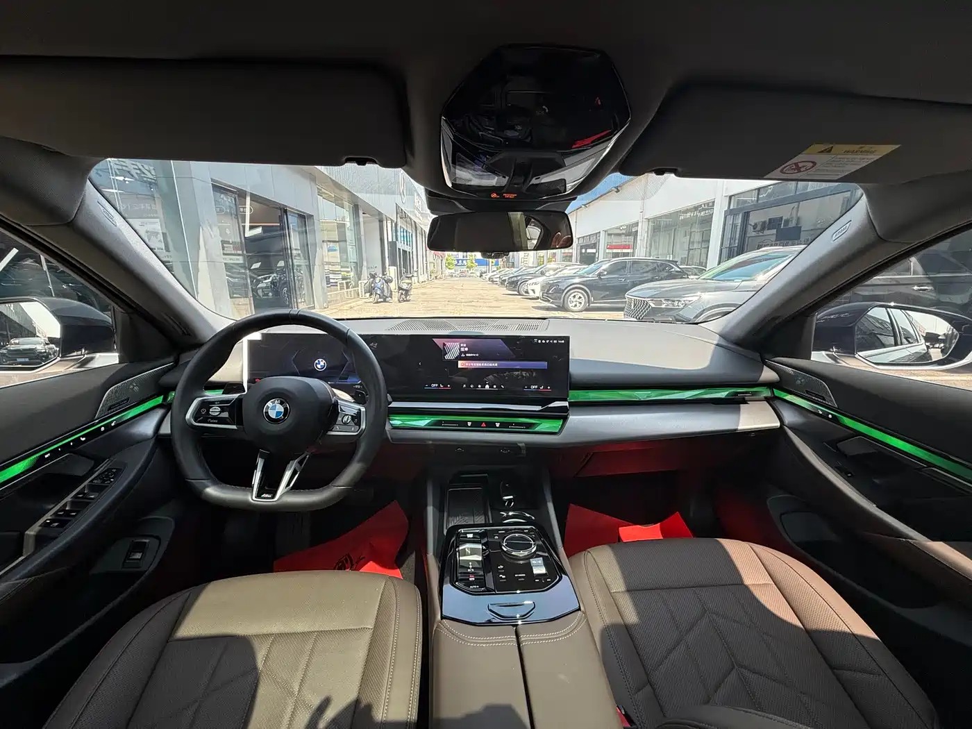 BMW 5 Series 2024 530Li Leading M Sport Package фото 12