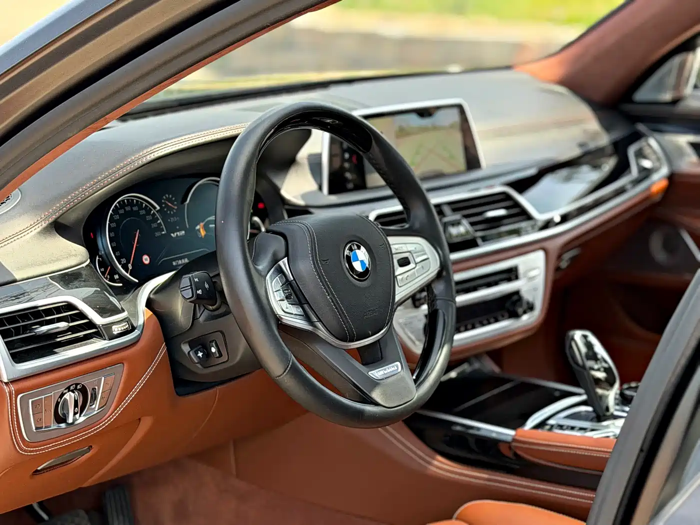 BMW 7 Series 2017 M760Li xDrive Excellence Luxury фото 4