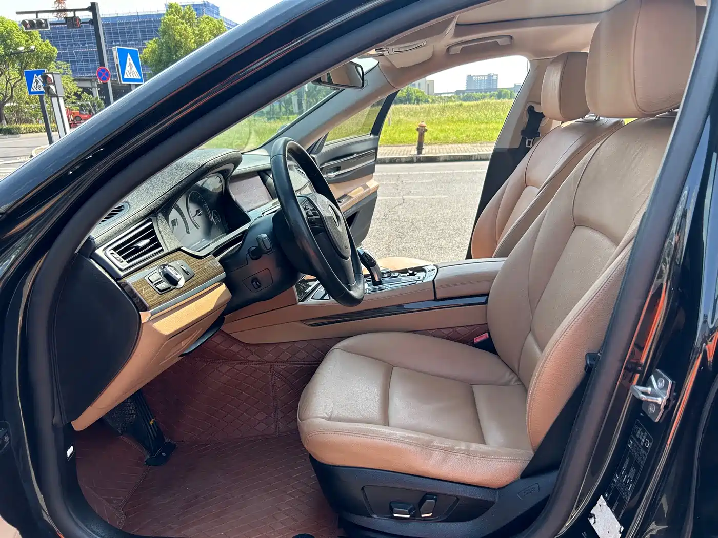 Photo 9 - BMW 7 Series