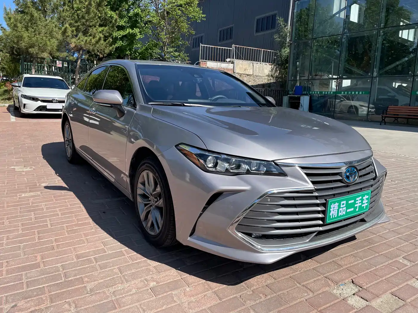Toyota Avalon 2019 Hybrid 2.5L Luxury Edition China VI фото 3