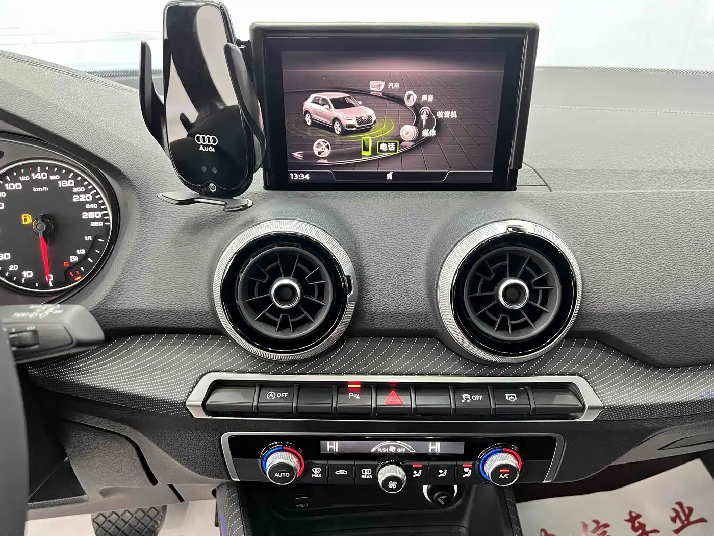 Audi Q2L 2022 35 TFSI Fashion Dynamic фото 12