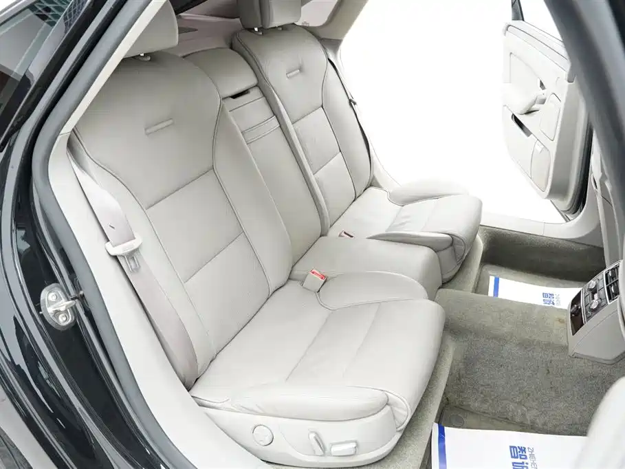 Фото 29 - Audi A8