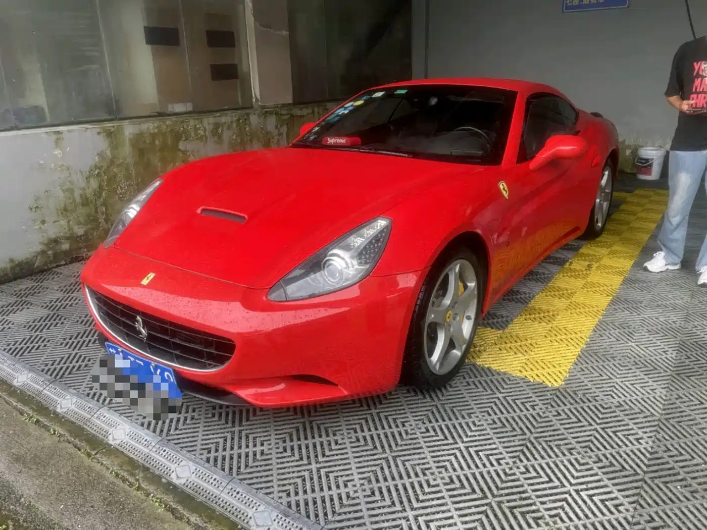 Ferrari California T