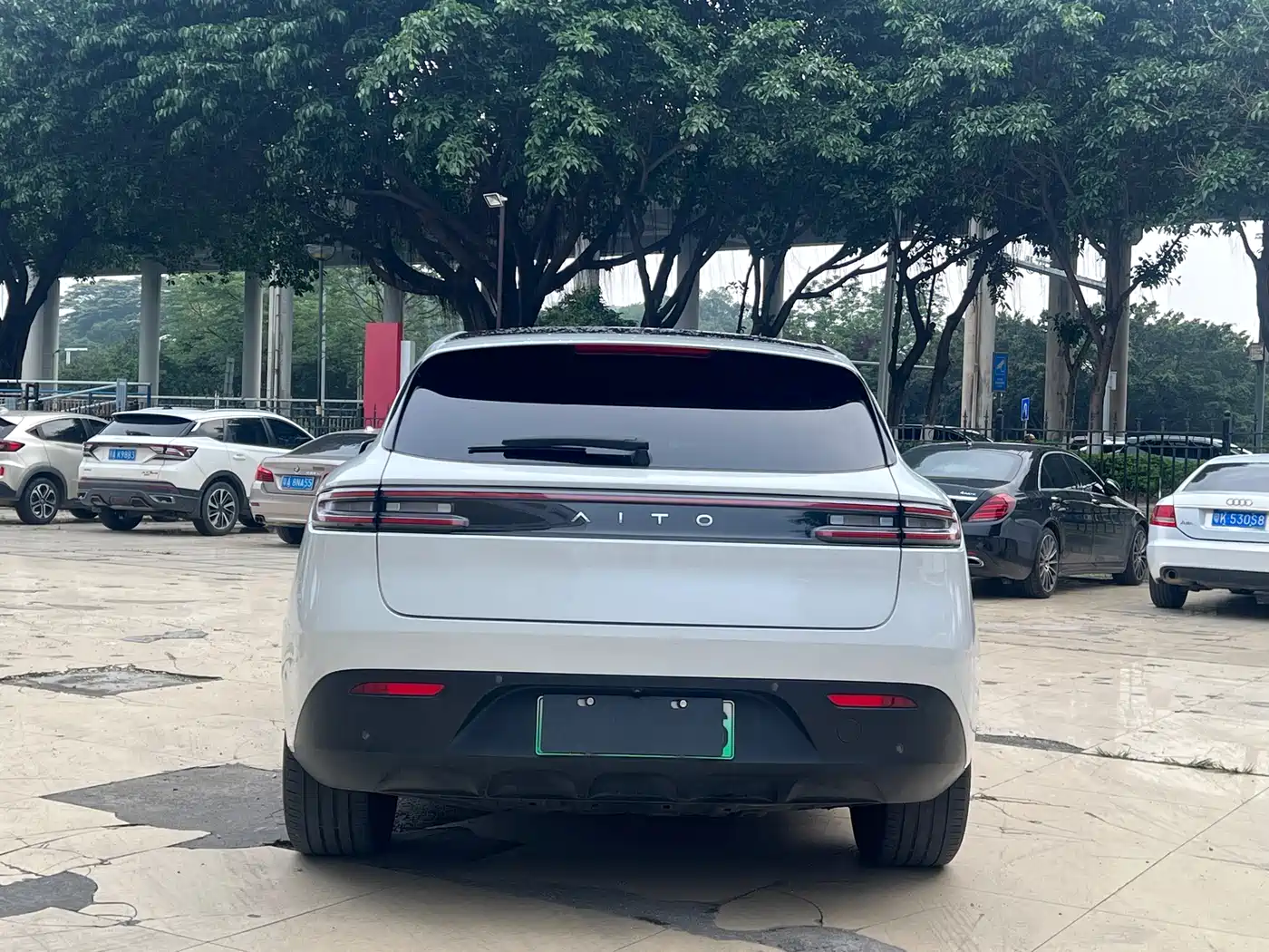 AITO Wenjie AITO M5 2022 Extended Range AWD Performance Edition фото 13