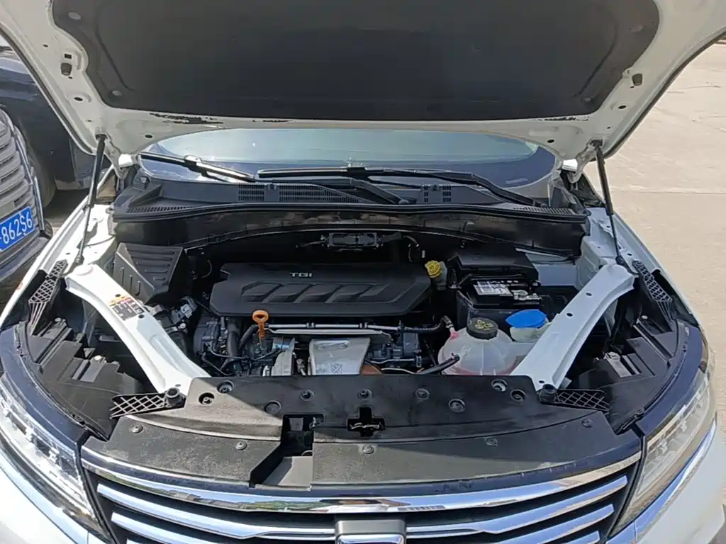 Фото 20 - Roewe RX5