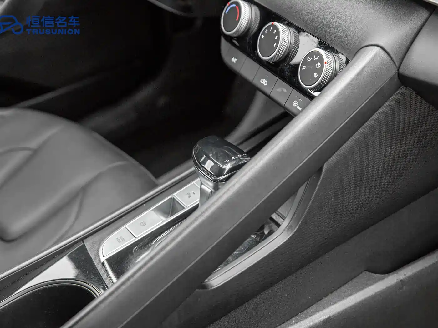 Hyundai Elantra 2023 1.5L CVT GLX Elite Edition фото 16