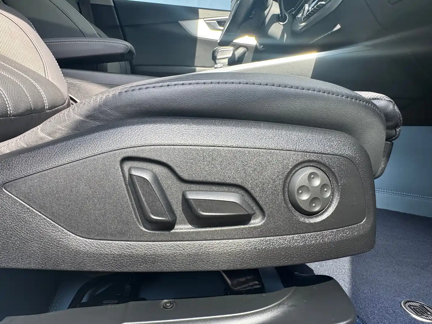 Audi A4L 2020 40 TFSI Luxury Dynamic фото 22