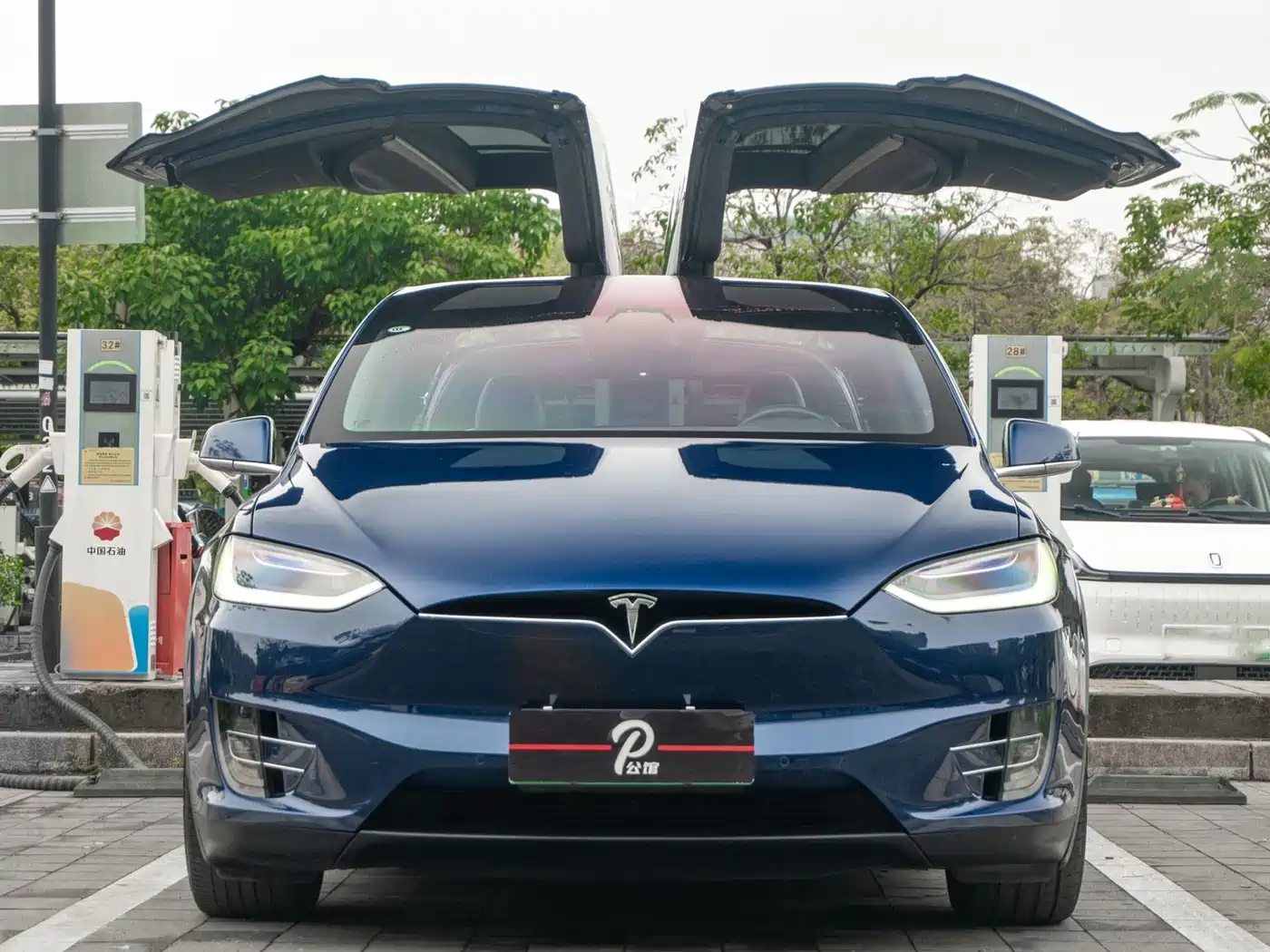 TESLA MODEL X