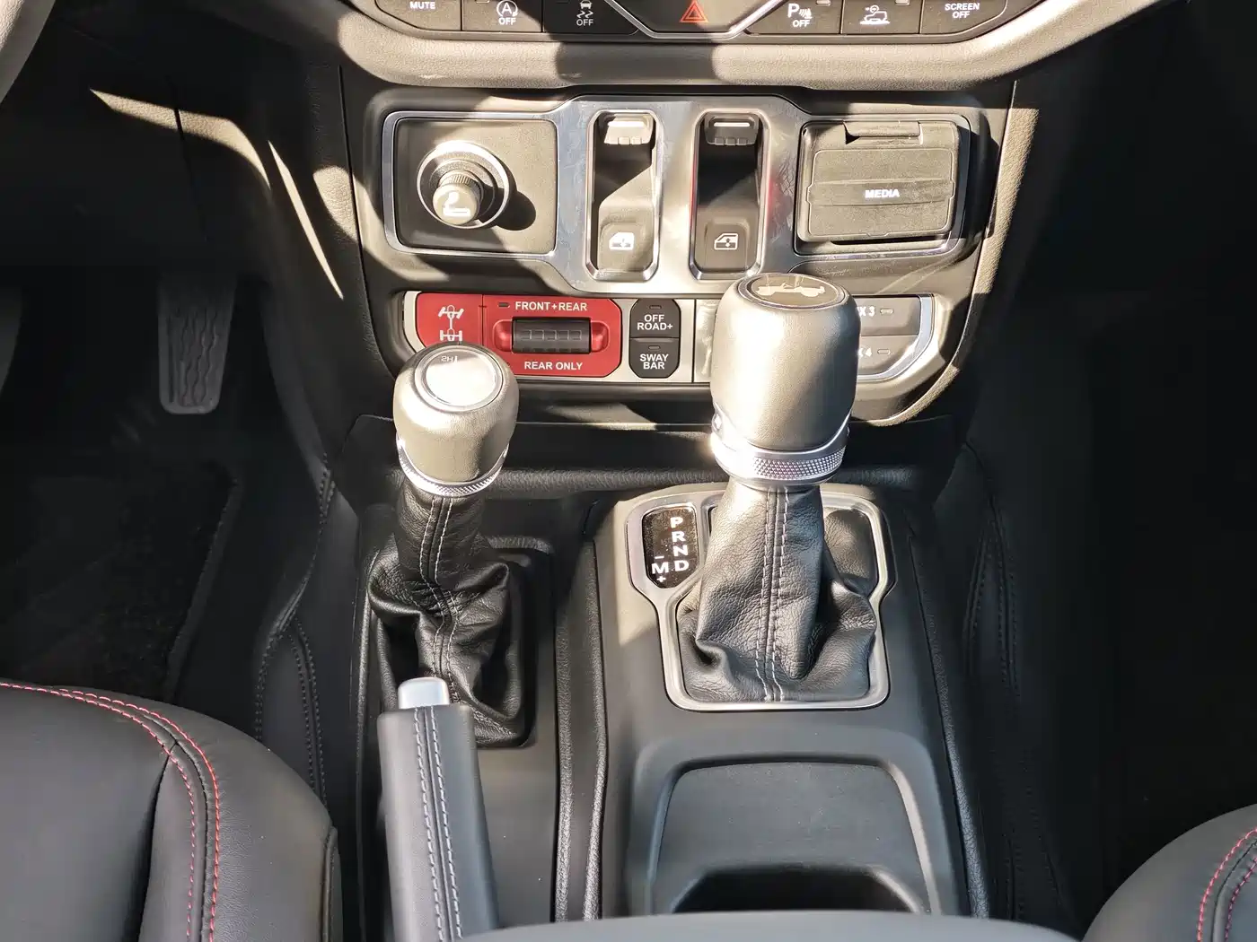 Jeep Wrangler 2026 2025 2.0T 41 Tribute Coupe