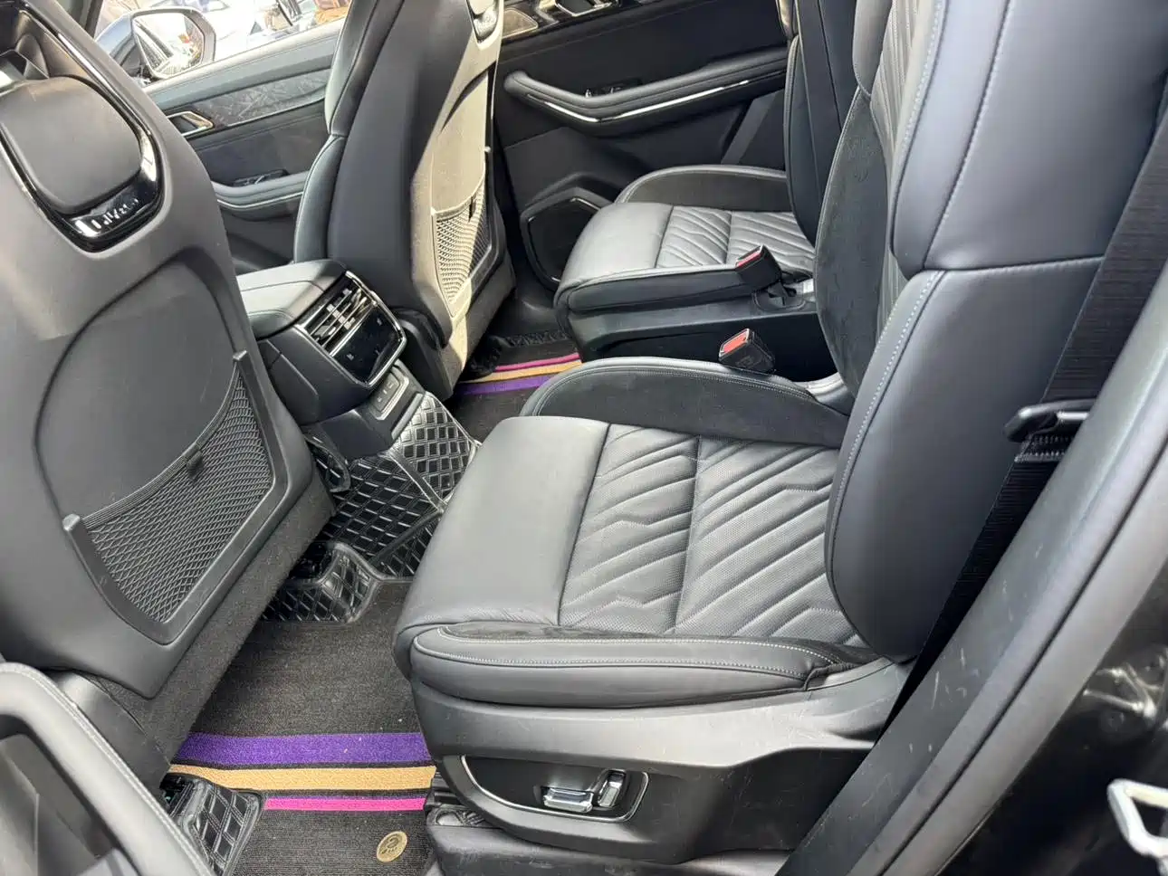 Lynk & Co 09 EM-P 2021 2.0T PHEV Ultra 6-seater фото 11
