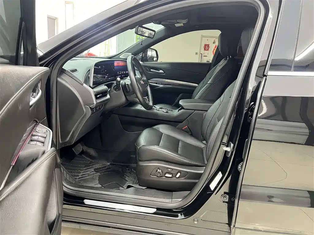 Cadillac XT4 2024 28T 2WD Premium фото 7