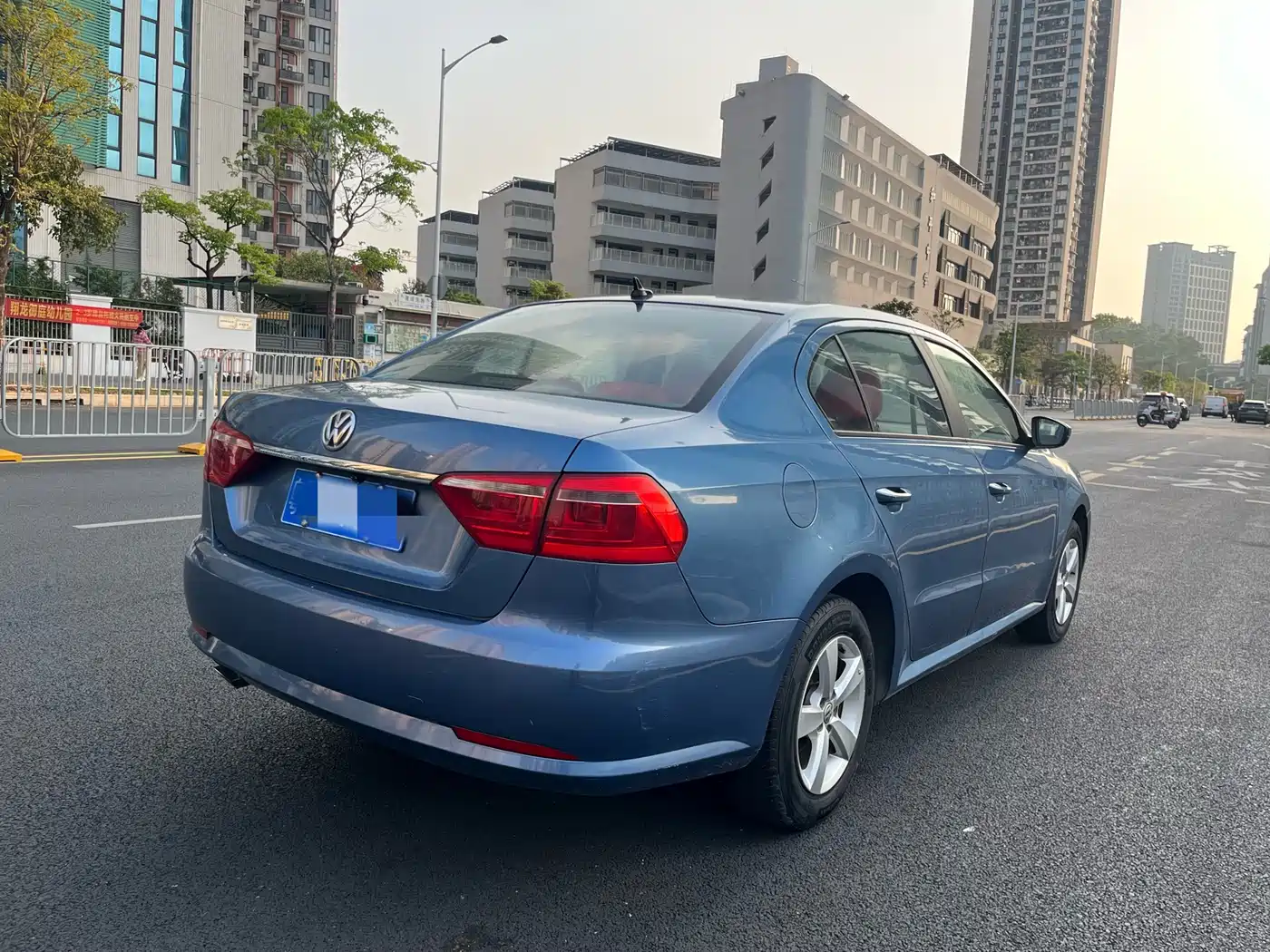 Volkswagen Lavida 2013 1.6L Manual Trend Edition фото 6