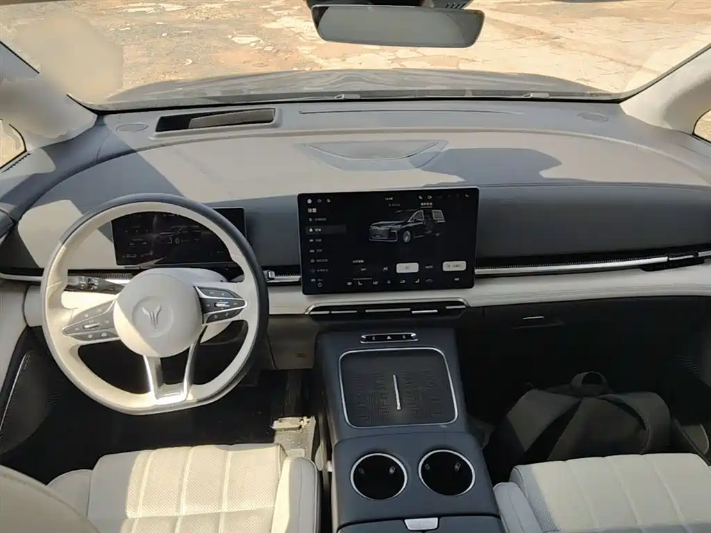 Voyah Auto Voyah Dreamer 2025 Model PHEV 4WD Premium QianKun Edition фото 10