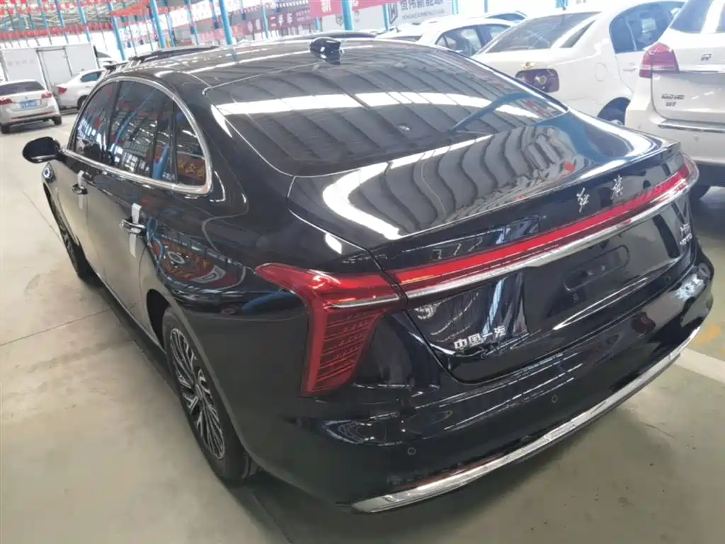 Hongqi H5 2025 2.0T Automatic Flag Celebration 500,000 Units Anniversary Edition фото 5