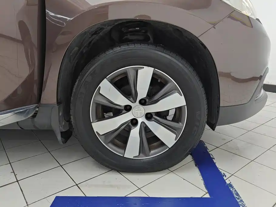 Photo 6 - Peugeot 2008