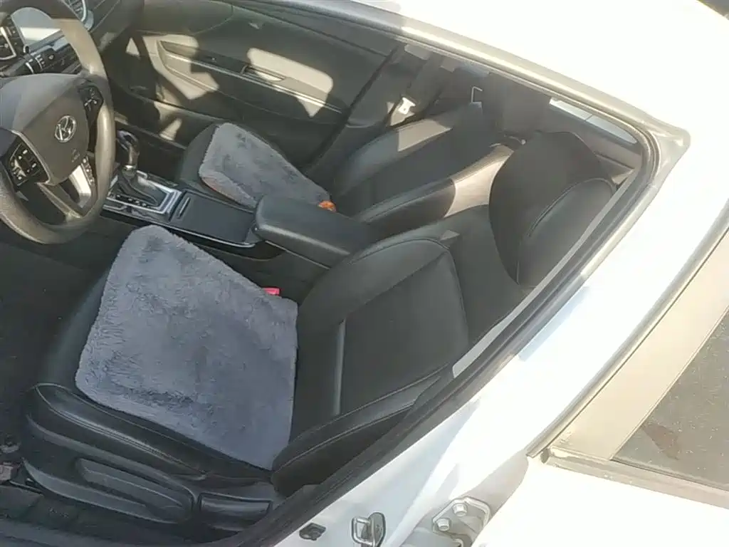 Hyundai Mistra 2014 1.8L Auto Smart GLS фото 15