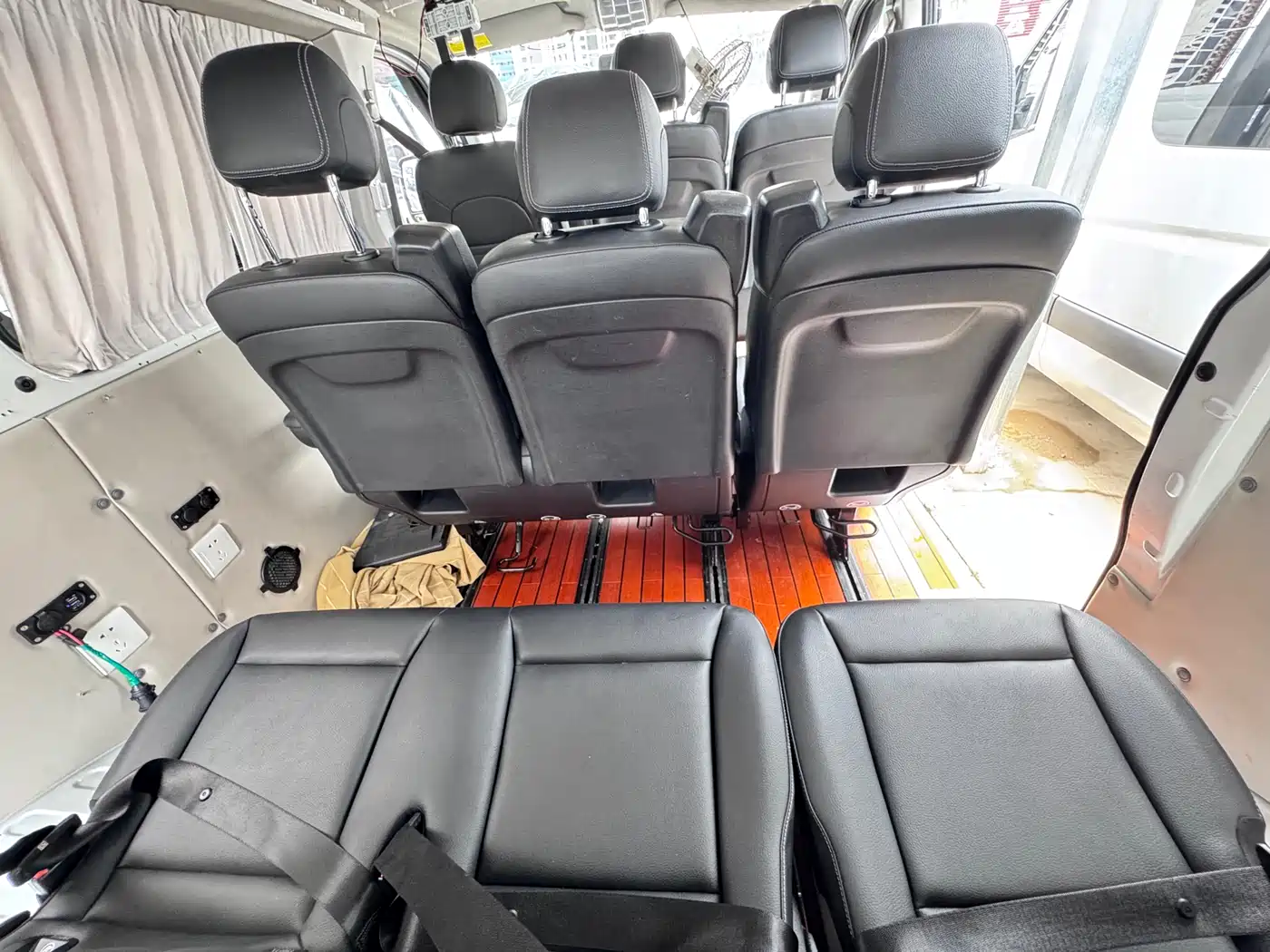 SAIC Maxus Xintu V80 2020 2.0T Manual PLUS Urban Edition Short Wheelbase Ultra-low Roof 7/8/9 Seats фото 16