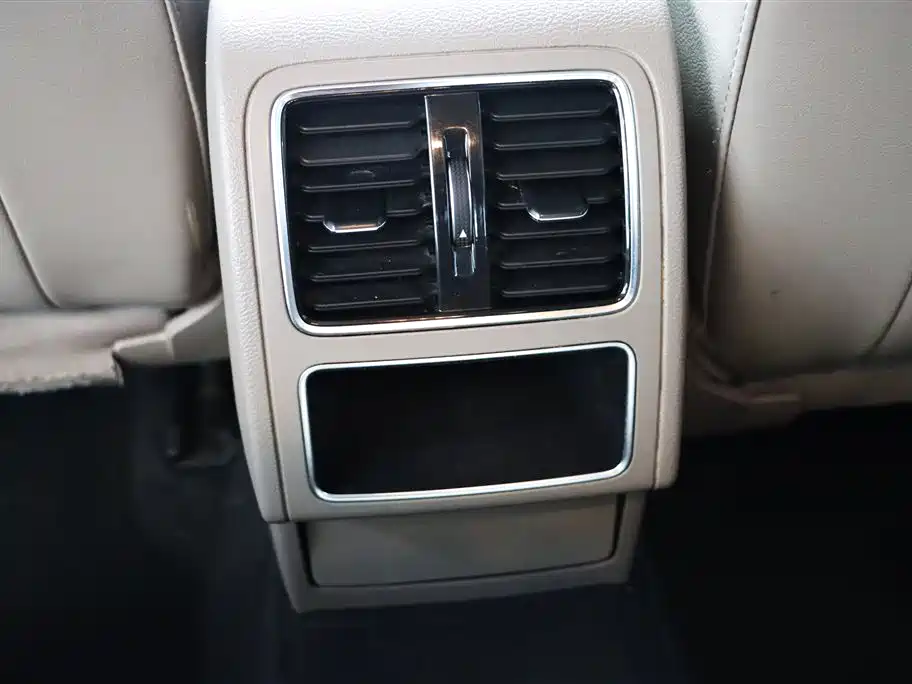 Volkswagen Magotan 2013 1.8TSI Luxury фото 11