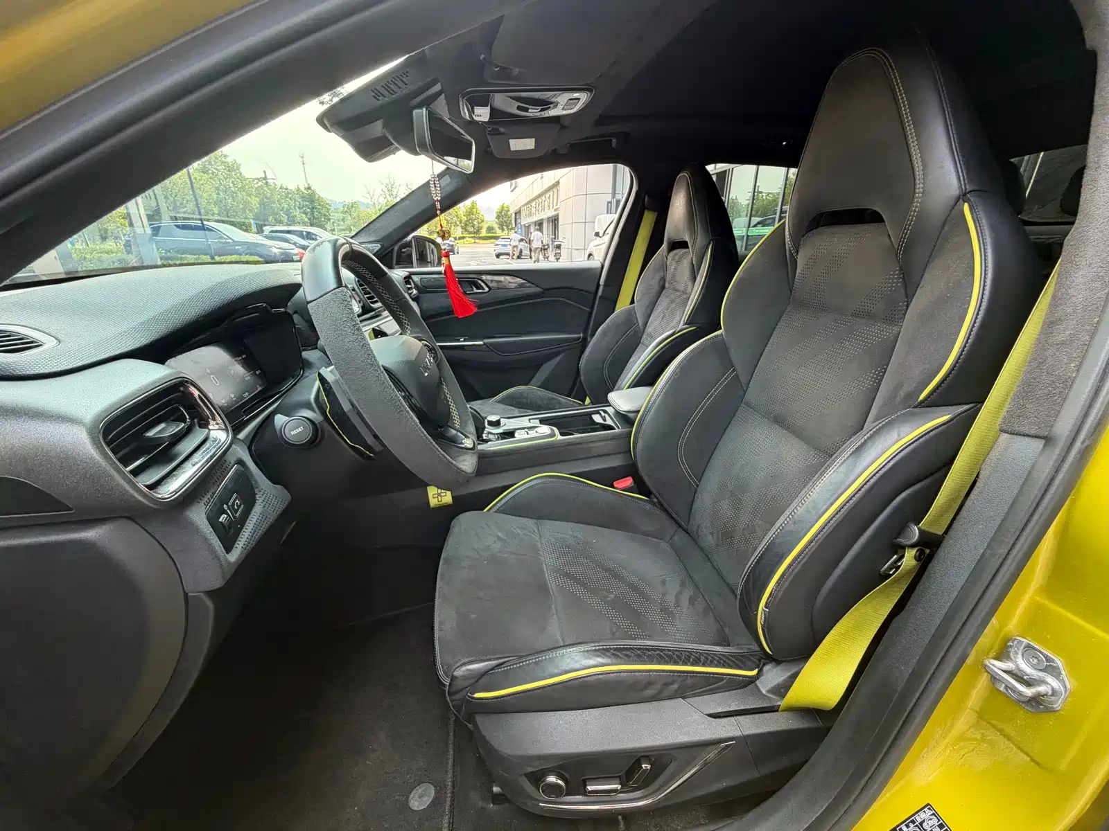 Фото 4 - Lynk & Co 03