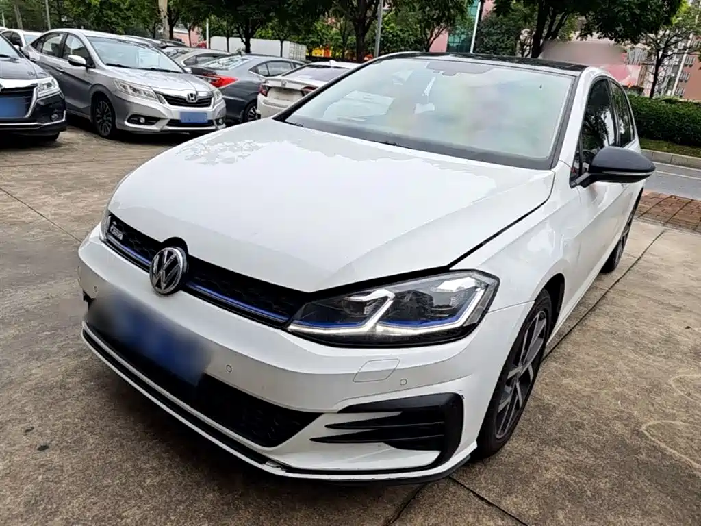 Volkswagen Golf 2018 230TSI Automatic Luxury фото 2