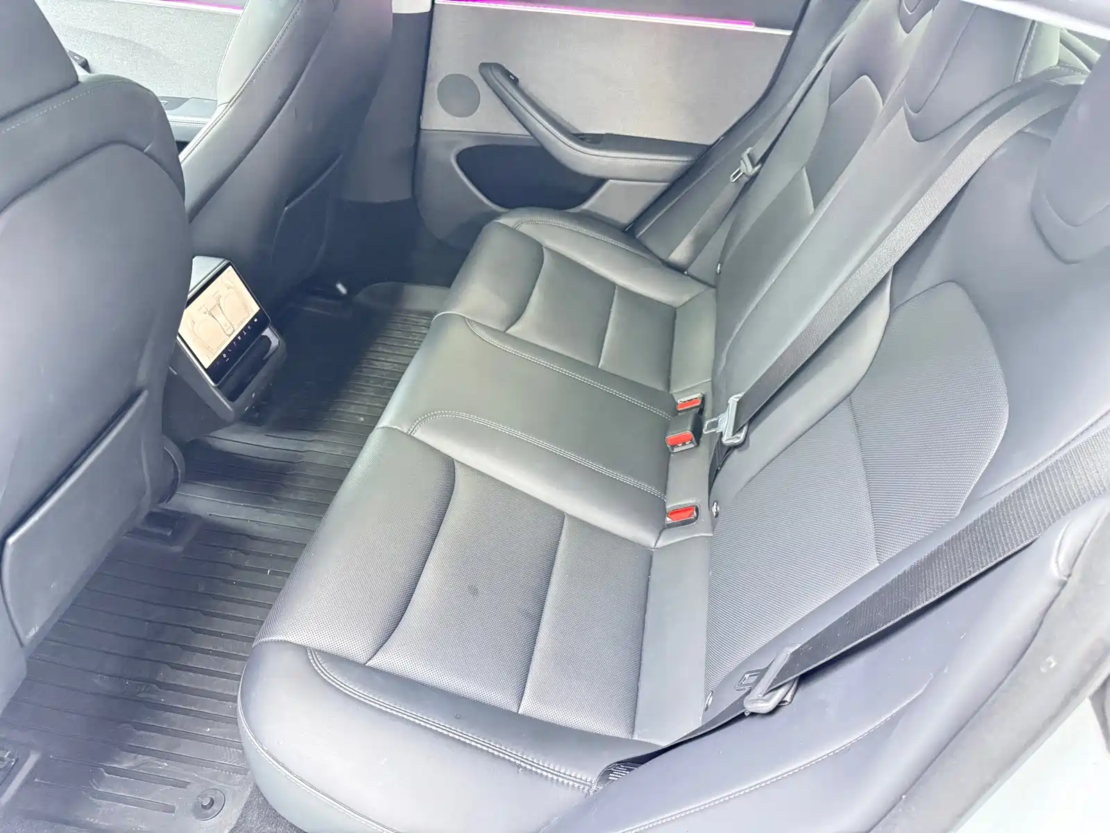 Фото 8 - Tesla Model 3