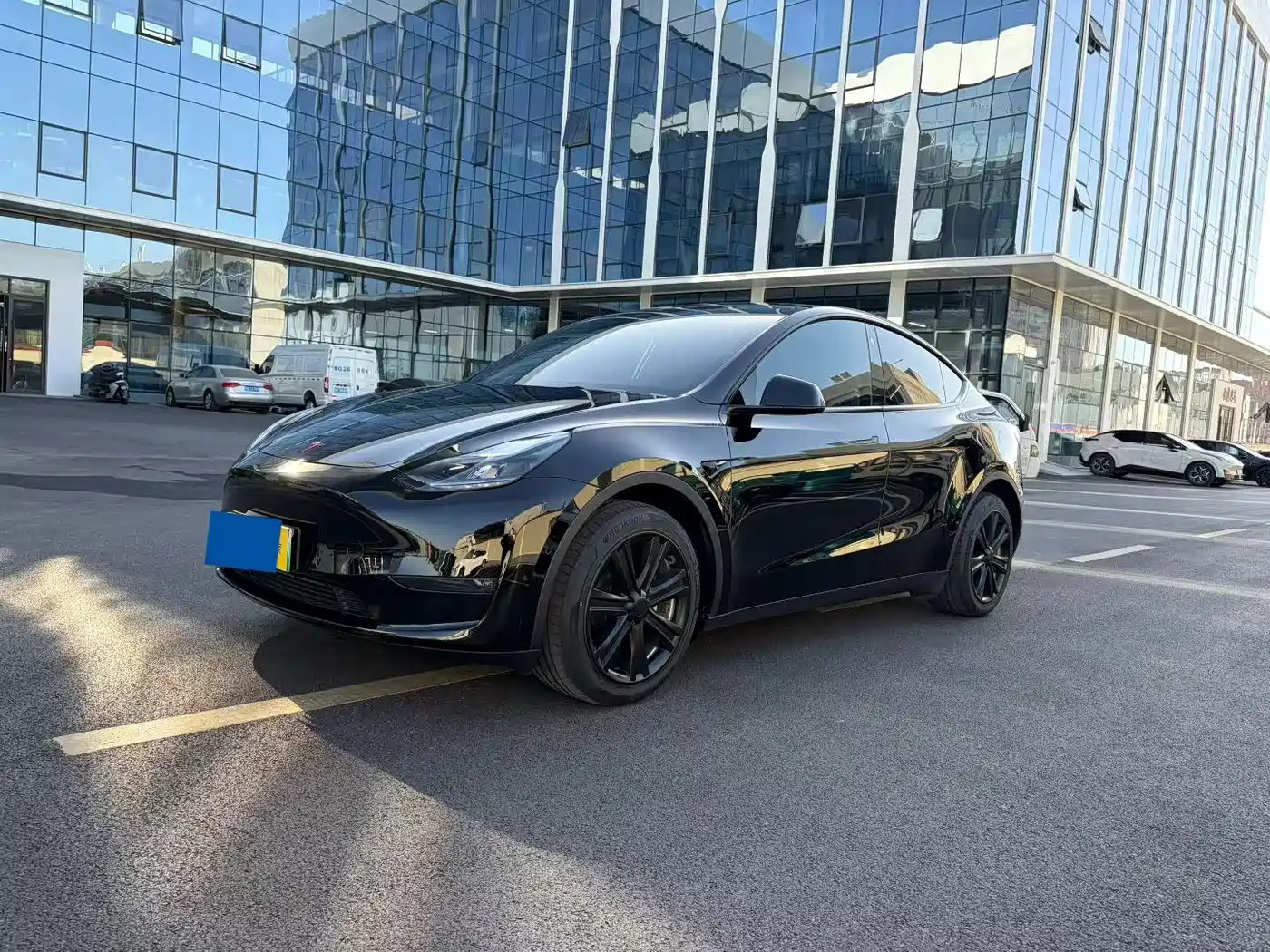 TESLA MODEL Y