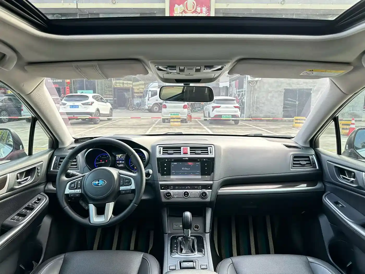 Subaru Outback 2015 2.5i Luxury Navigation Edition фото 6