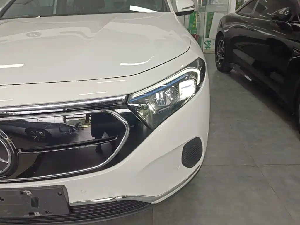 Фото 24 - Mercedes-Benz EQA