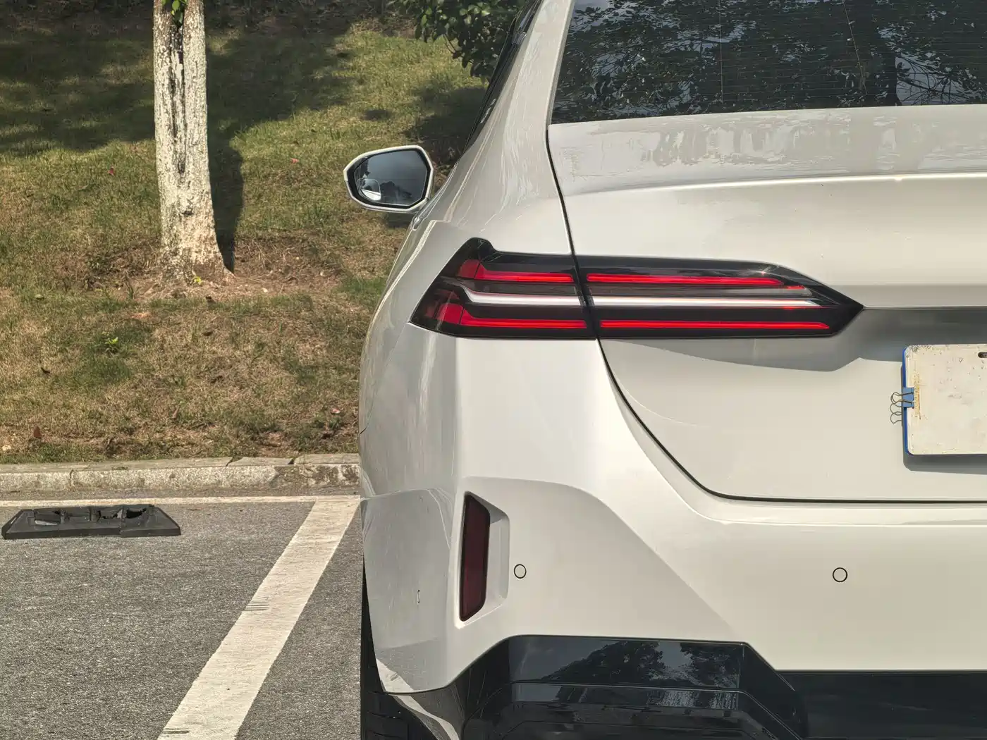 Photo 17 - BMW 5 Series
