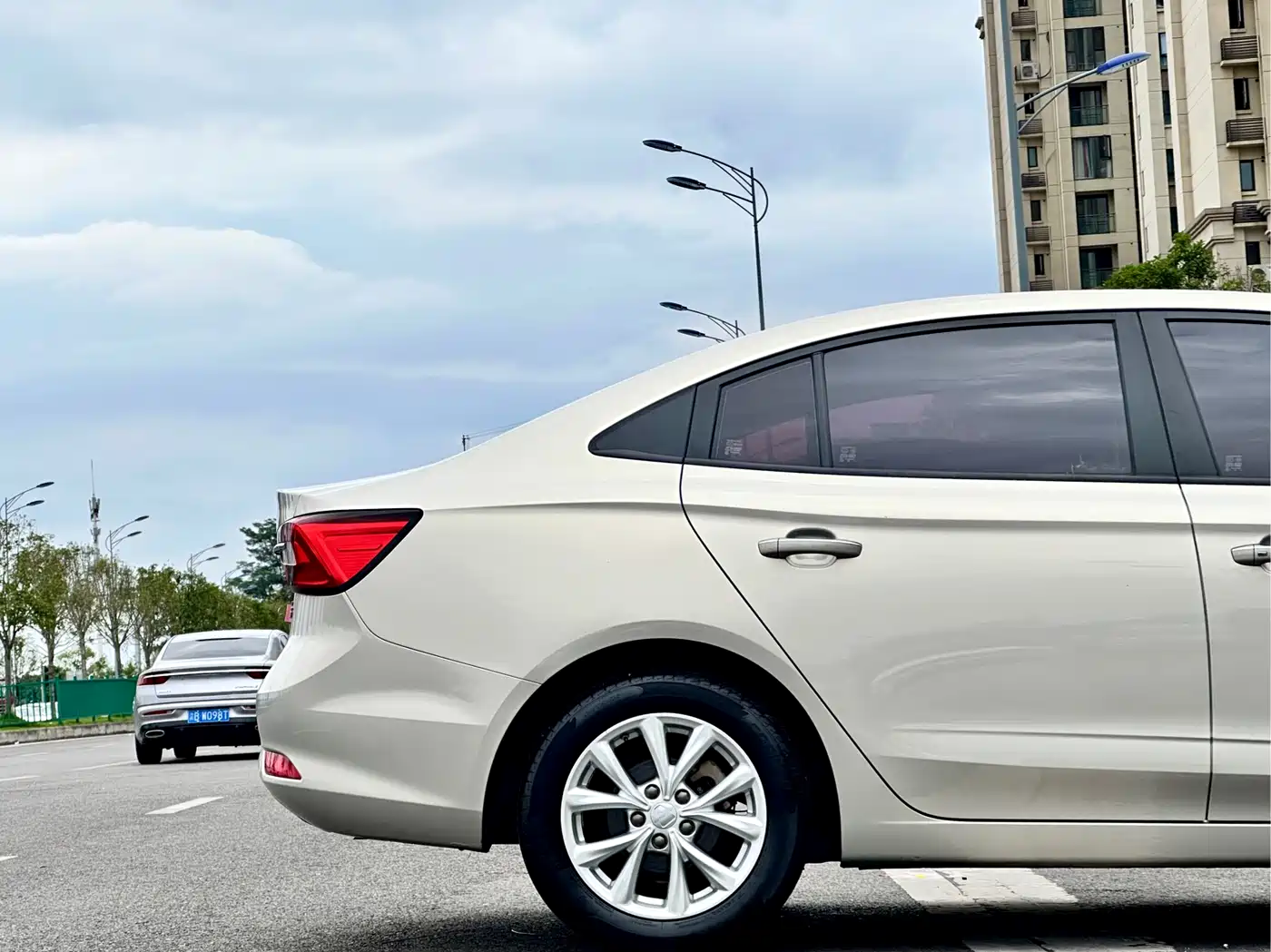 Фото 11 - Roewe i5