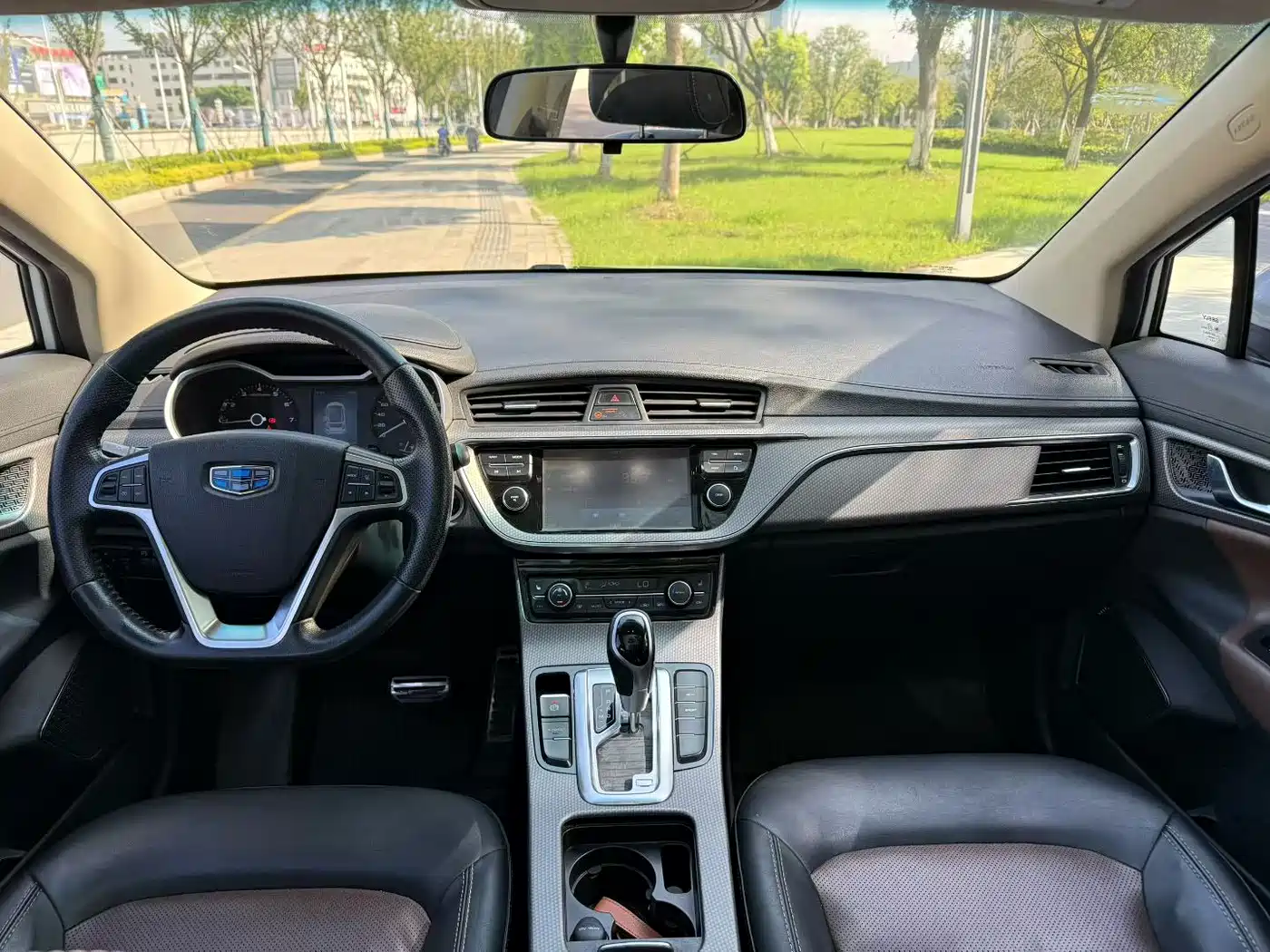 Фото 6 - Geely Emgrand GS