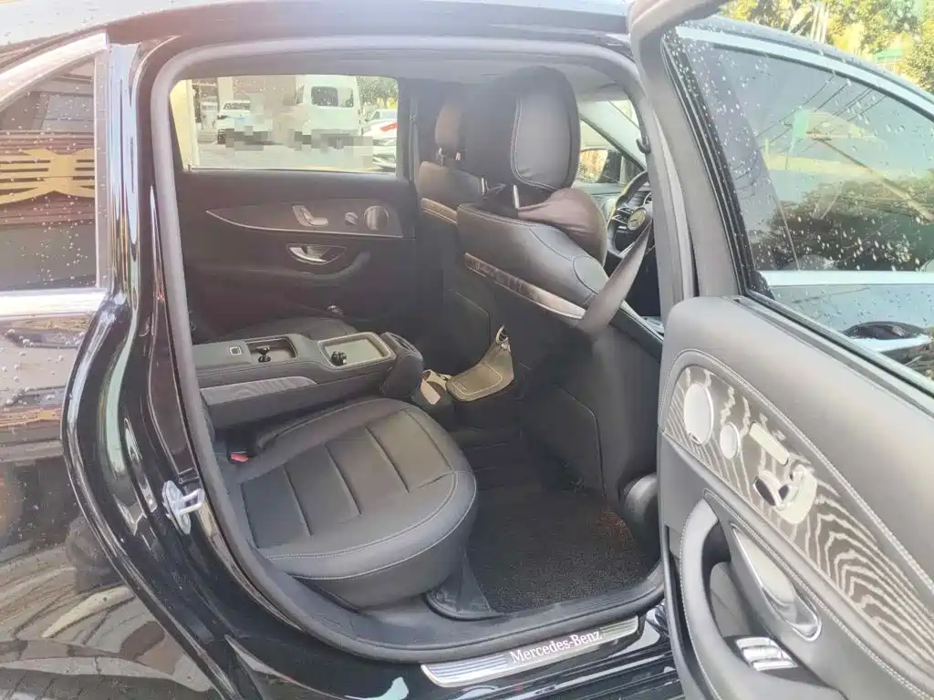 Mercedes-Benz E-Class, миниатюра 11