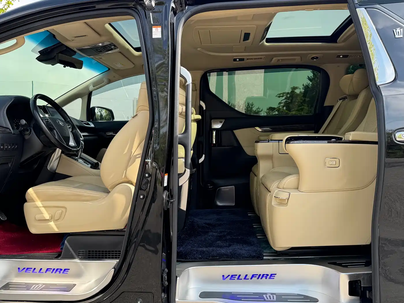 Toyota Vellfire 2020 Twin Engine 2.5L HV Premium Edition фото 10
