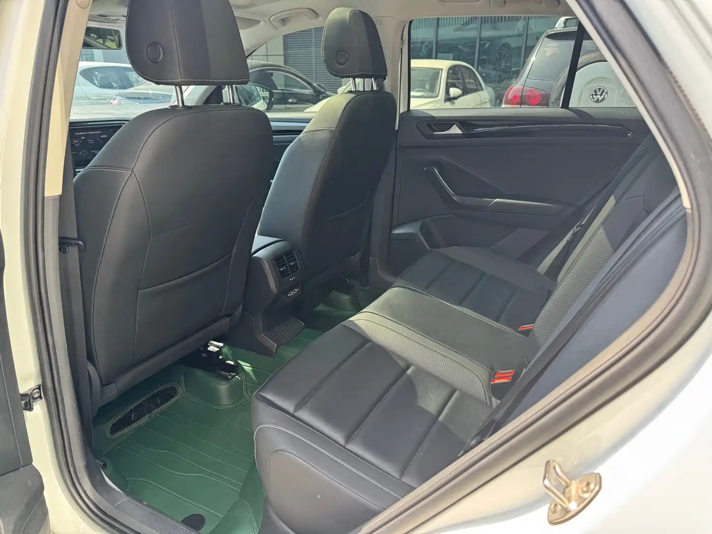 Volkswagen T-ROC 2022 280TSI DSG 2WD Comfort PLUS фото 6