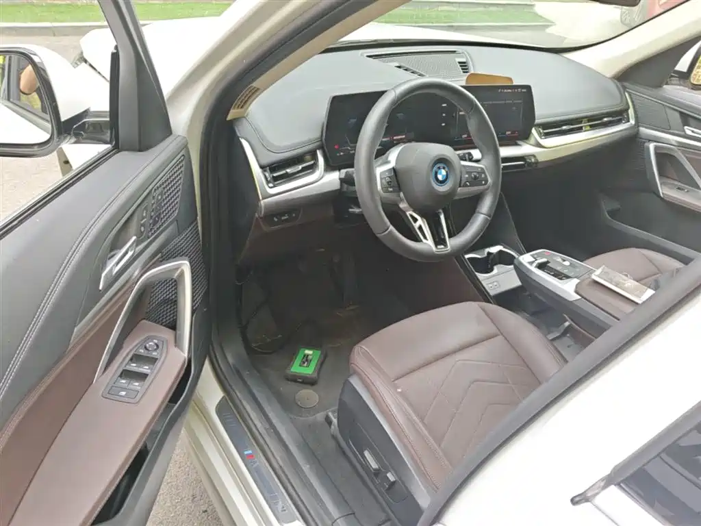 BMW iX1 2023 eDrive25L M Sport Package фото 23