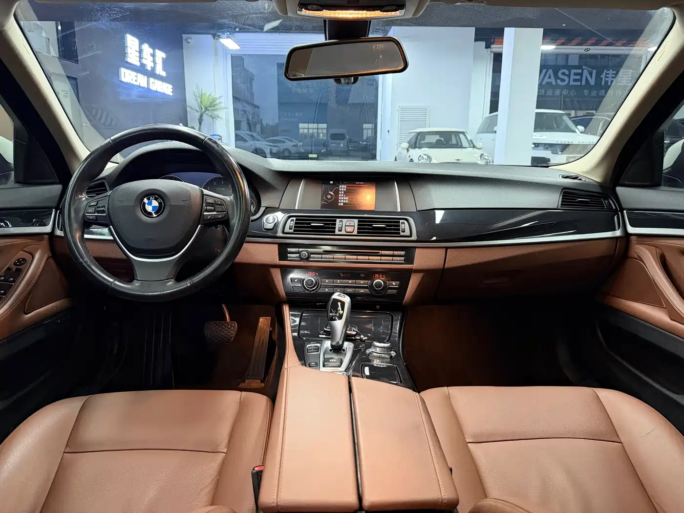 BMW 5 Series 2017 520Li Classic Edition фото 6