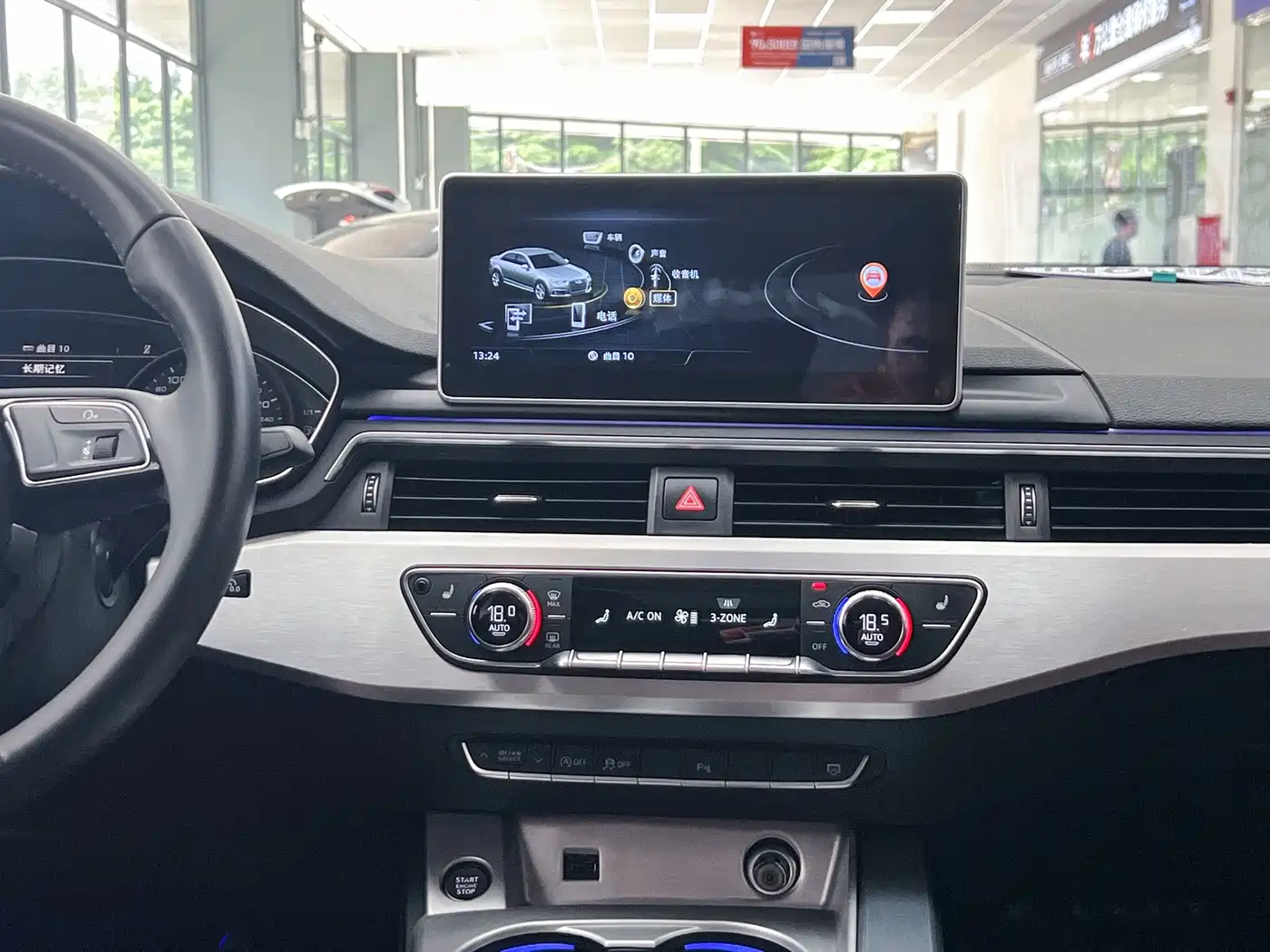 Фото 13 - Audi A4L