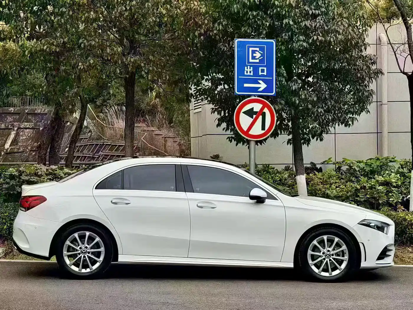 Mercedes-Benz A-Class 2020 Facelift A 200 L Sport Sedan Fashion фото 3