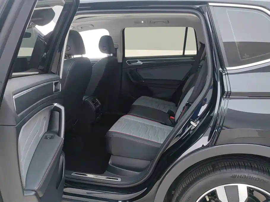 Volkswagen Tiguan L 2023 330TSI Auto 2WD R-Line Flagship Edition фото 11